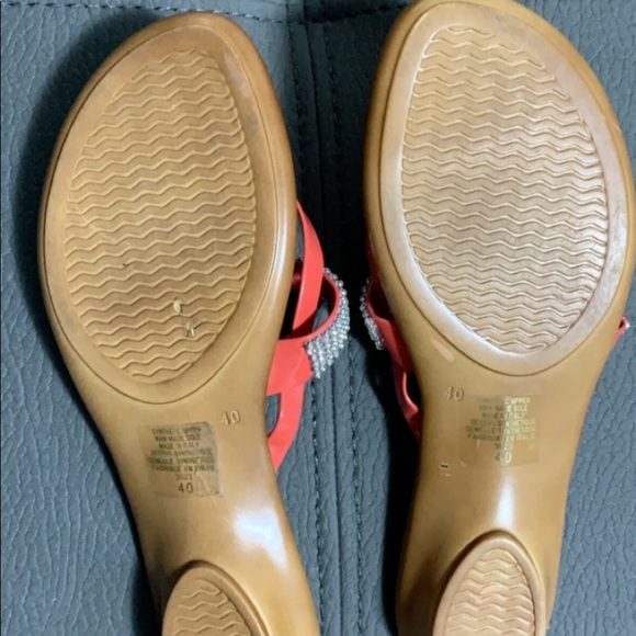 Coral and rhinestone detailed thong sandals - Picture 7 of 7